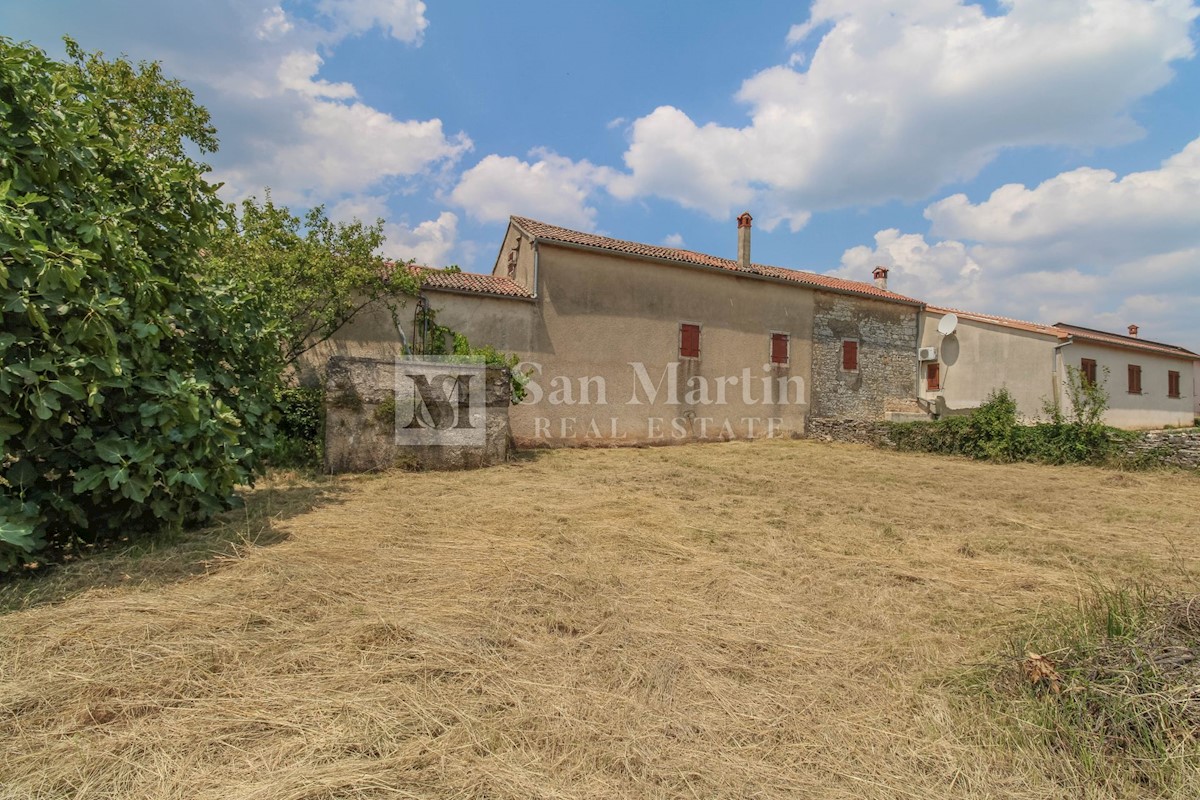 Rovigno-dintorni, casa autoctona con amppio giardino