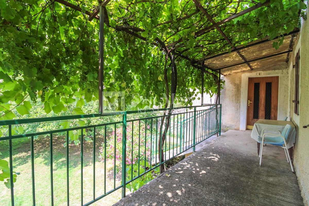 Rovigno-dintorni, casa autoctona con amppio giardino