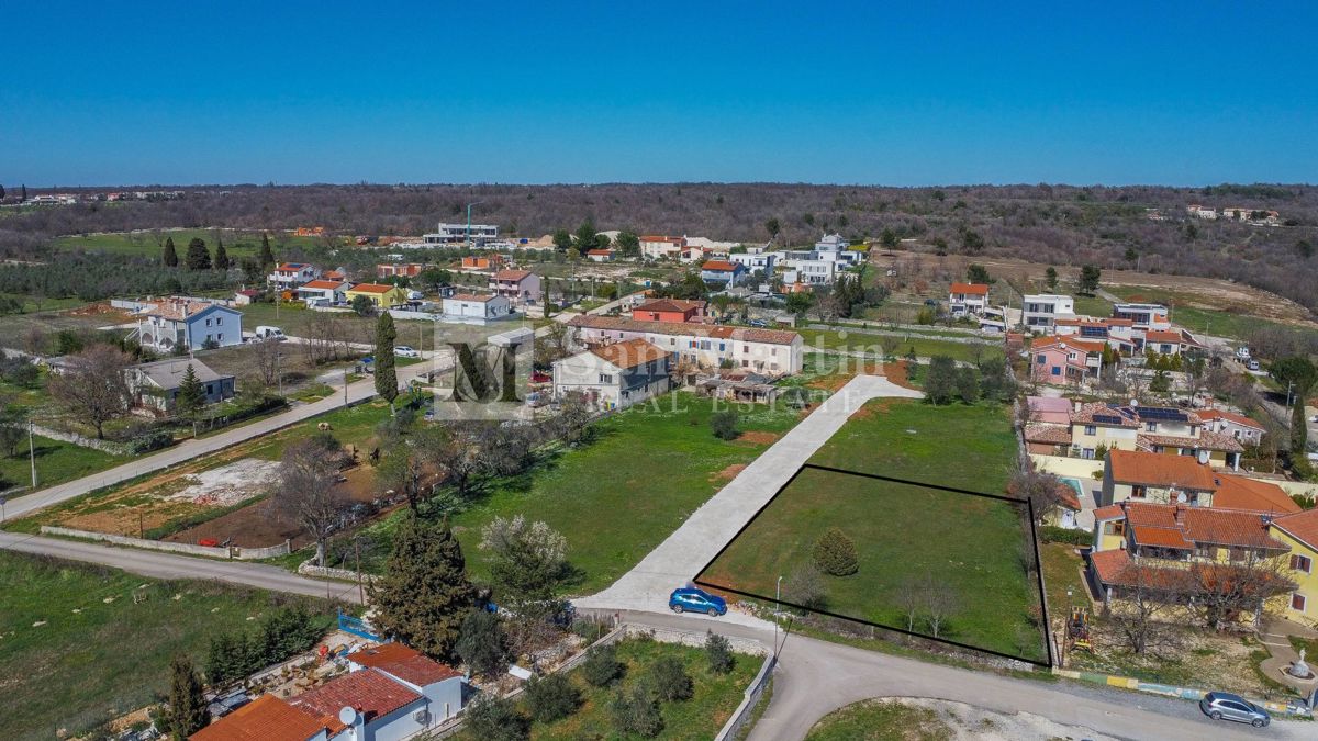 Dignano, dintorni - ampio terreno in posizione tranquilla