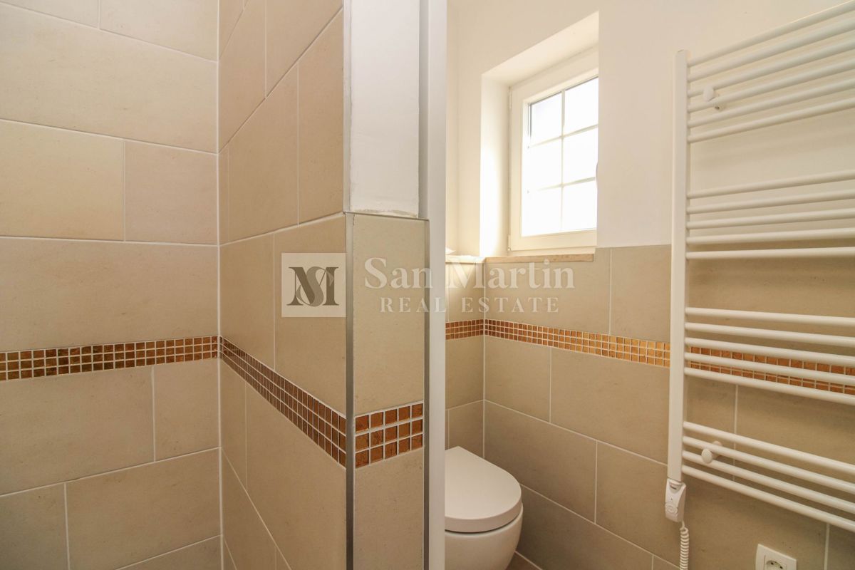 Poreč, dintorni – Ampia villa rustica con piscina