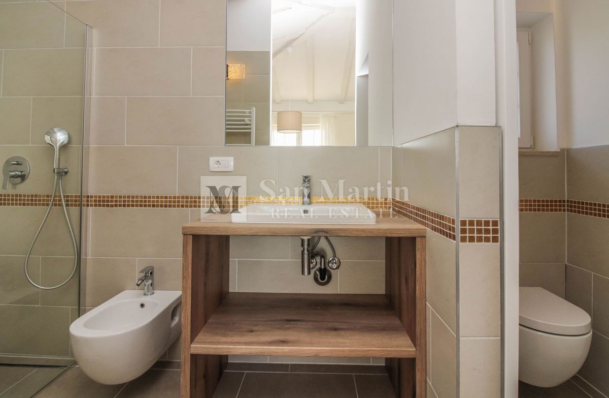 Poreč, dintorni – Ampia villa rustica con piscina