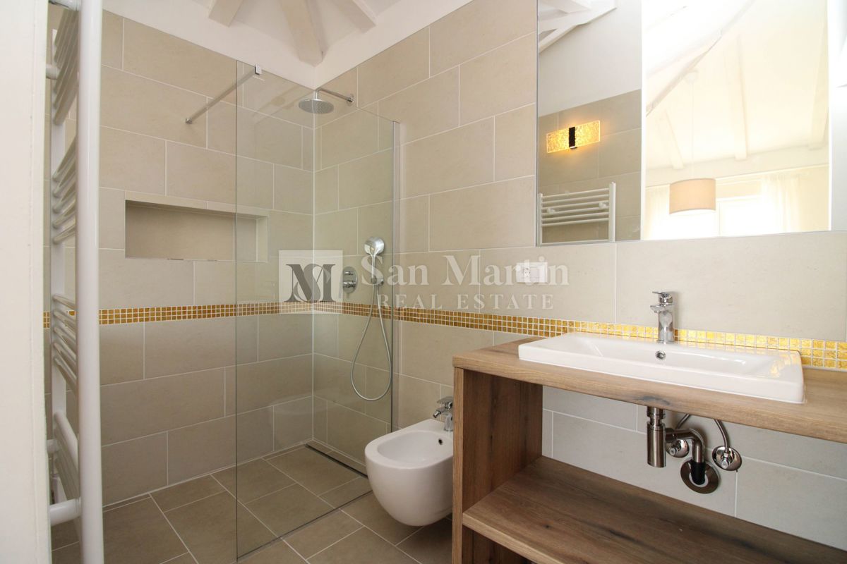 Poreč, dintorni – Ampia villa rustica con piscina