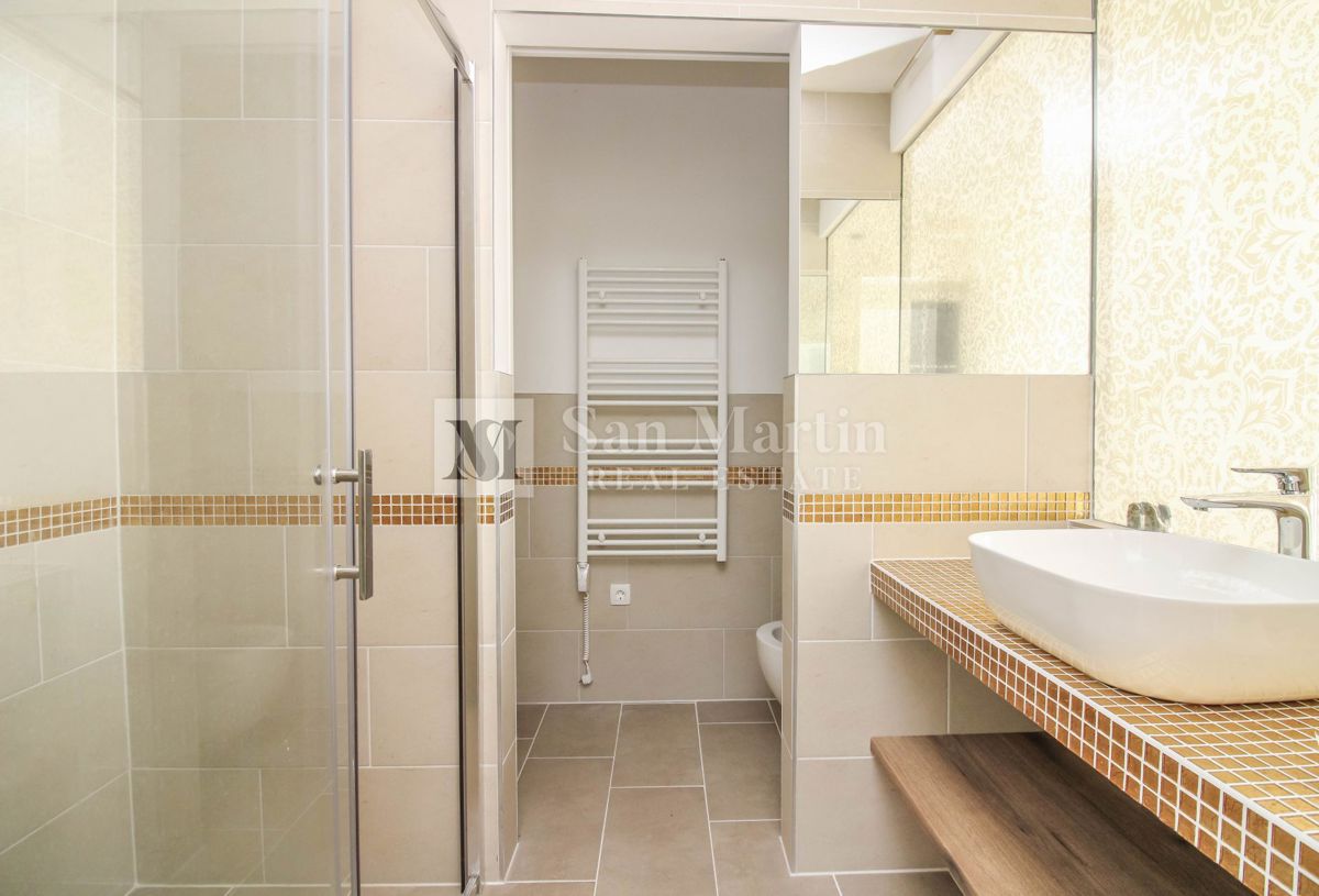 Poreč, dintorni – Ampia villa rustica con piscina