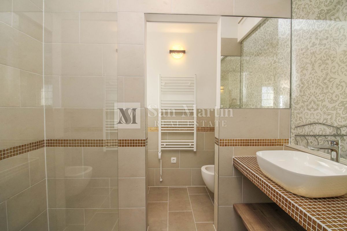 Poreč, dintorni – Ampia villa rustica con piscina