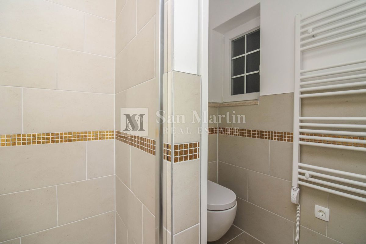 Poreč, dintorni – Ampia villa rustica con piscina