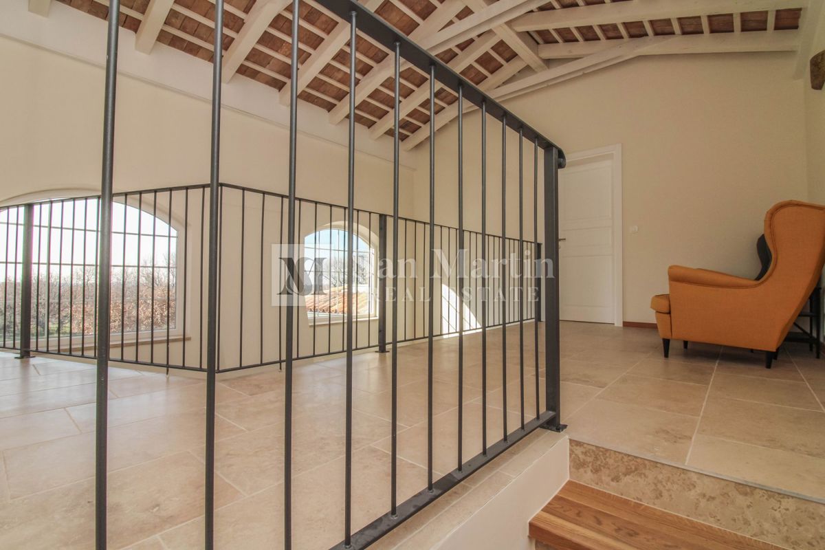 Poreč, dintorni – Ampia villa rustica con piscina