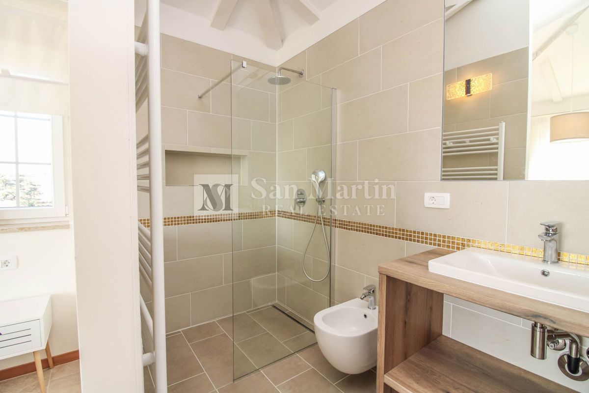 Poreč, dintorni – Ampia villa rustica con piscina