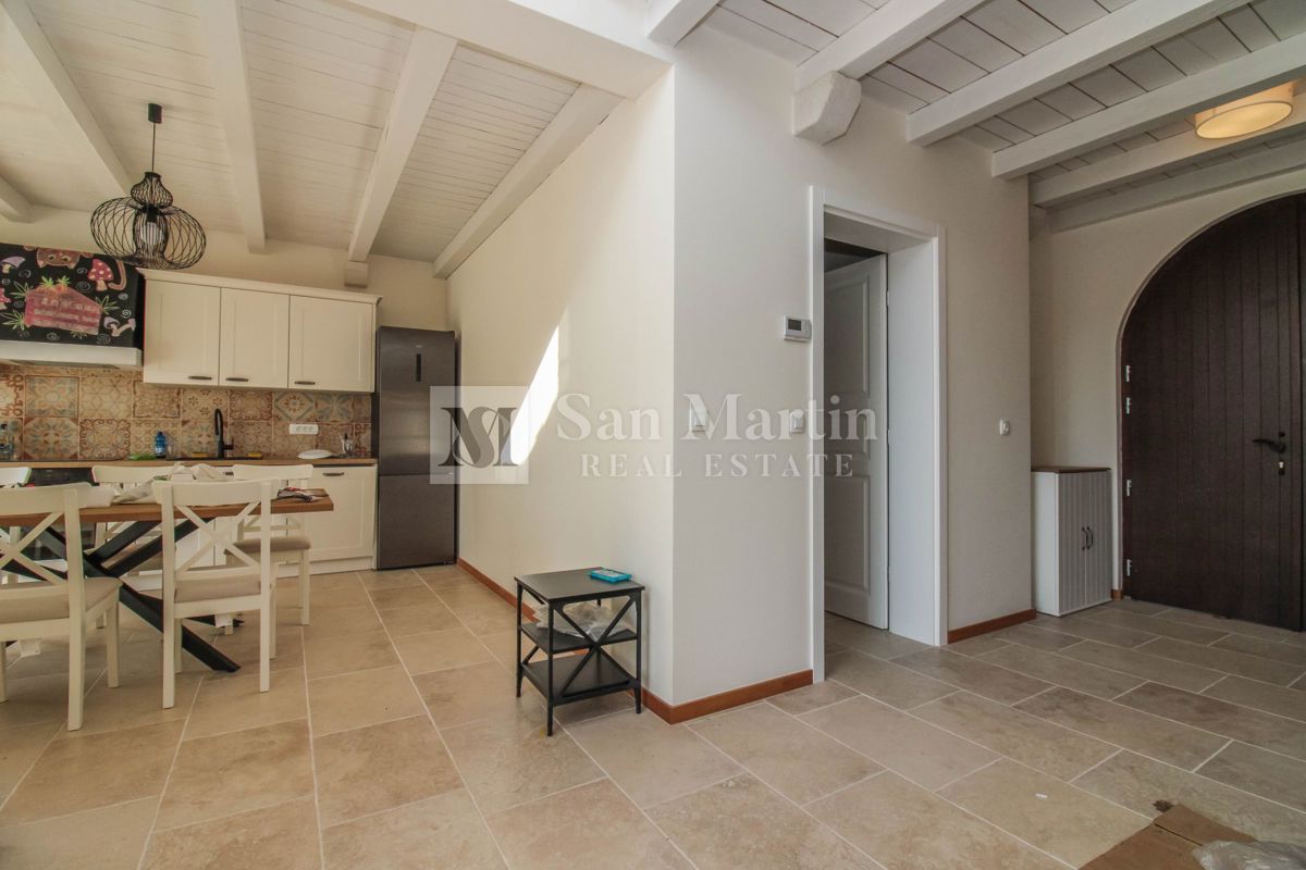 Poreč, dintorni – Ampia villa rustica con piscina