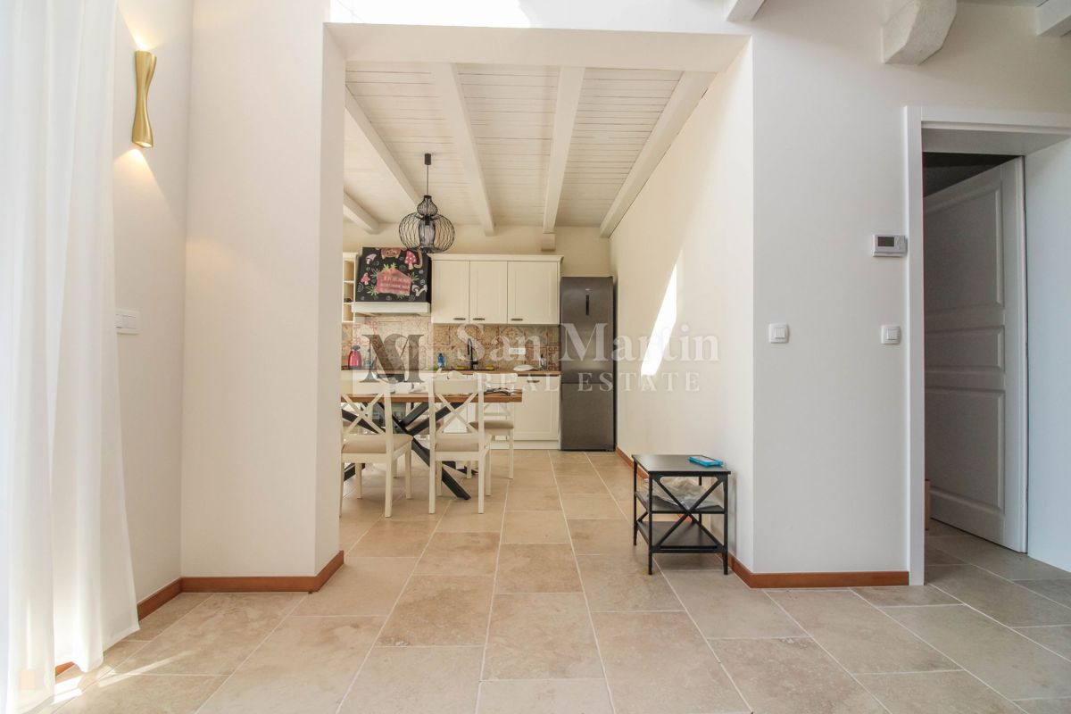 Poreč, dintorni – Ampia villa rustica con piscina