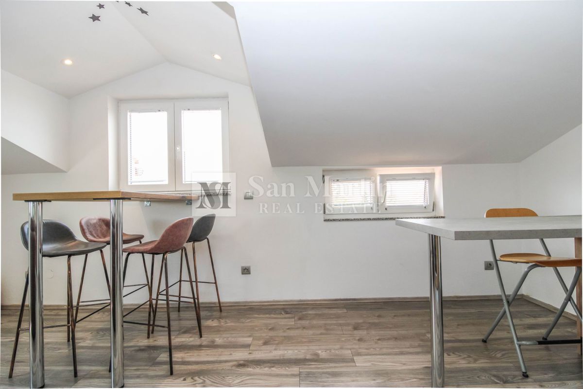 Zona PARENZO, Appartamento con garage vicino al mare