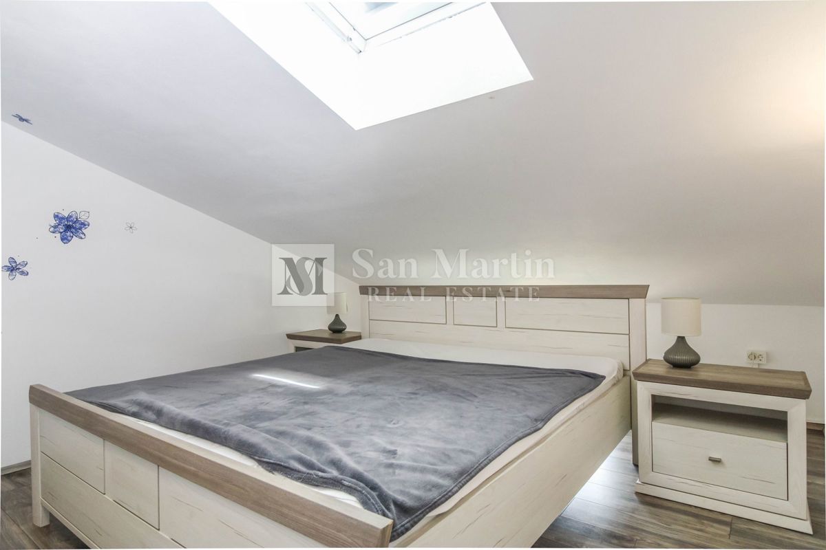 Zona PARENZO, Appartamento con garage vicino al mare