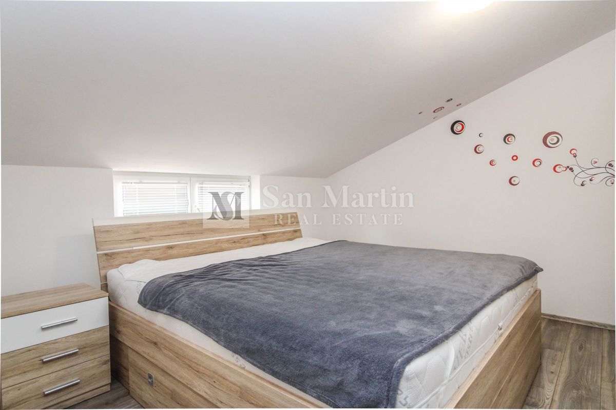 Zona PARENZO, Appartamento con garage vicino al mare