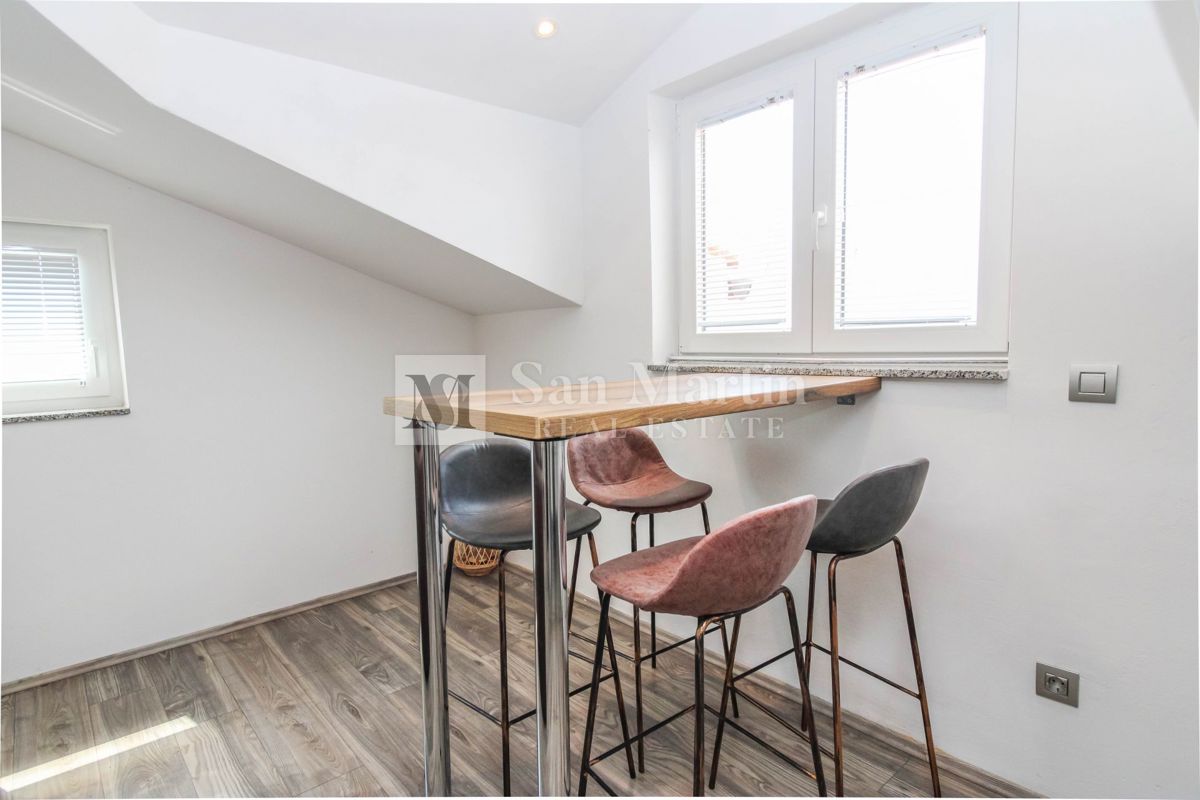 Zona PARENZO, Appartamento con garage vicino al mare