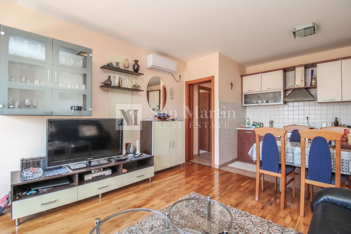 Istria, Cittanova - appartamento con ampia terrazza, vista mare