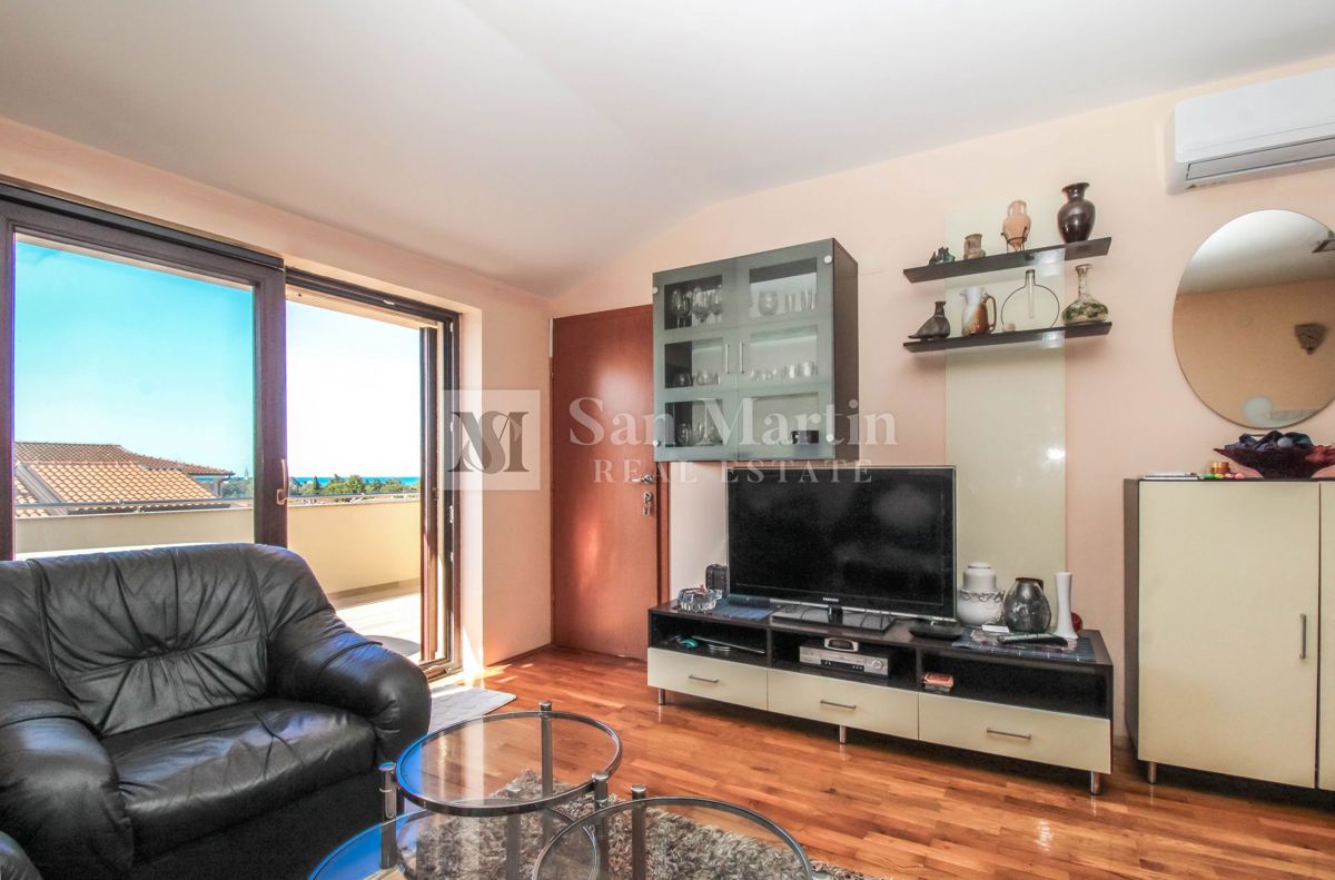 Istria, Cittanova - appartamento con ampia terrazza, vista mare