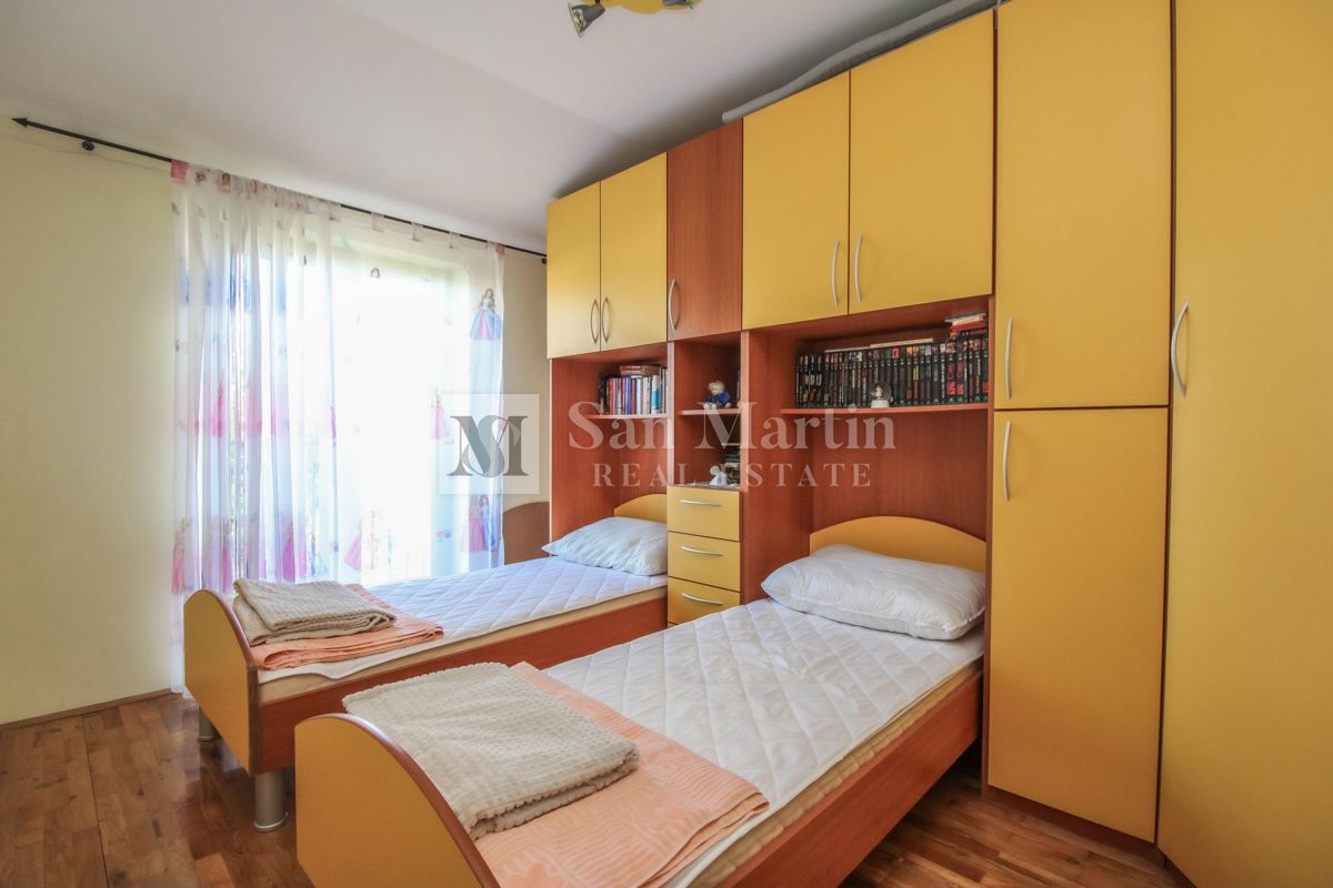 Istria, Cittanova - appartamento con ampia terrazza, vista mare