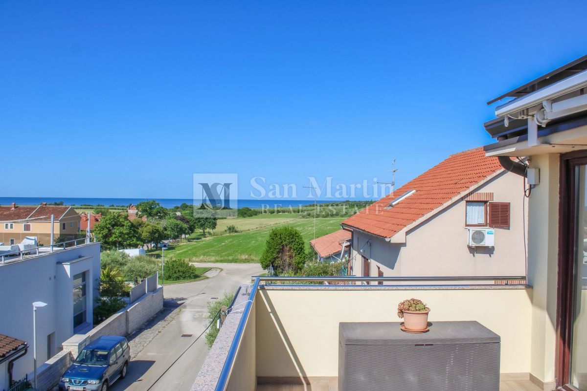 Istria, Cittanova - appartamento con ampia terrazza, vista mare