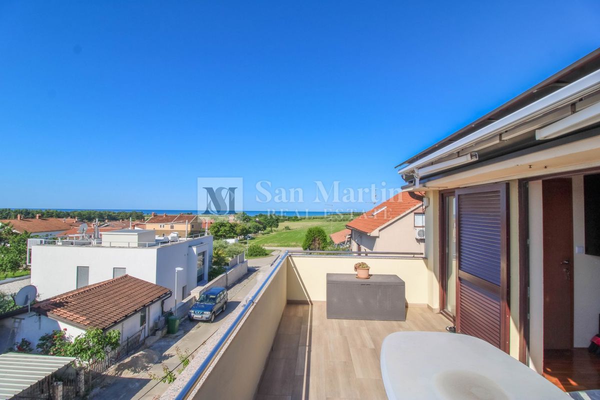 Istria, Cittanova - appartamento con ampia terrazza, vista mare