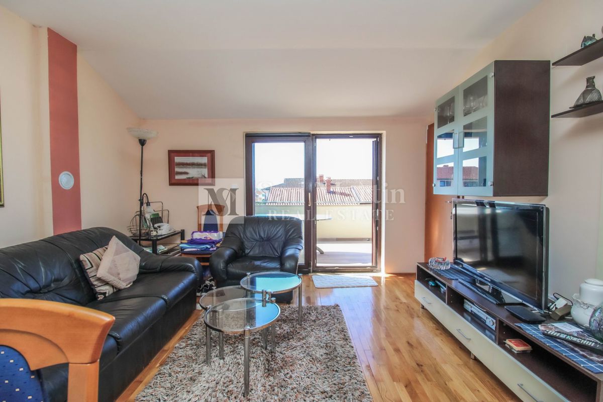 Istria, Cittanova - appartamento con ampia terrazza, vista mare