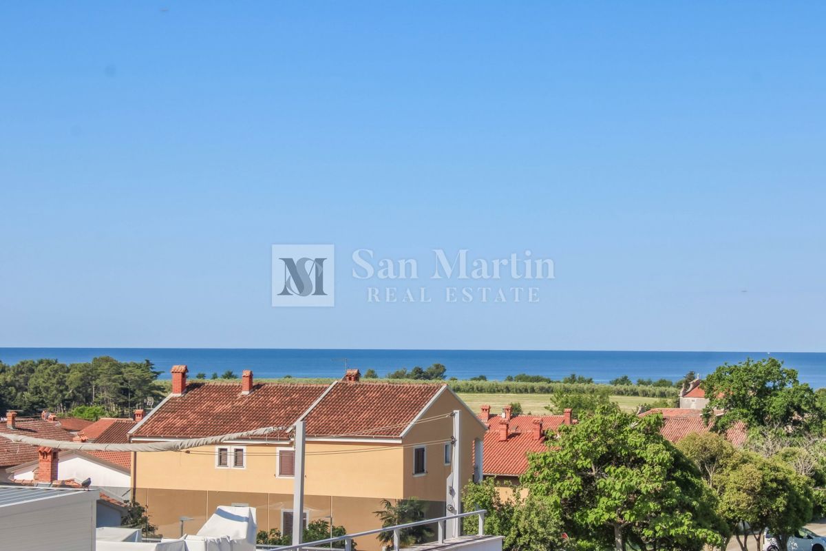 Istria, Cittanova - appartamento con ampia terrazza, vista mare
