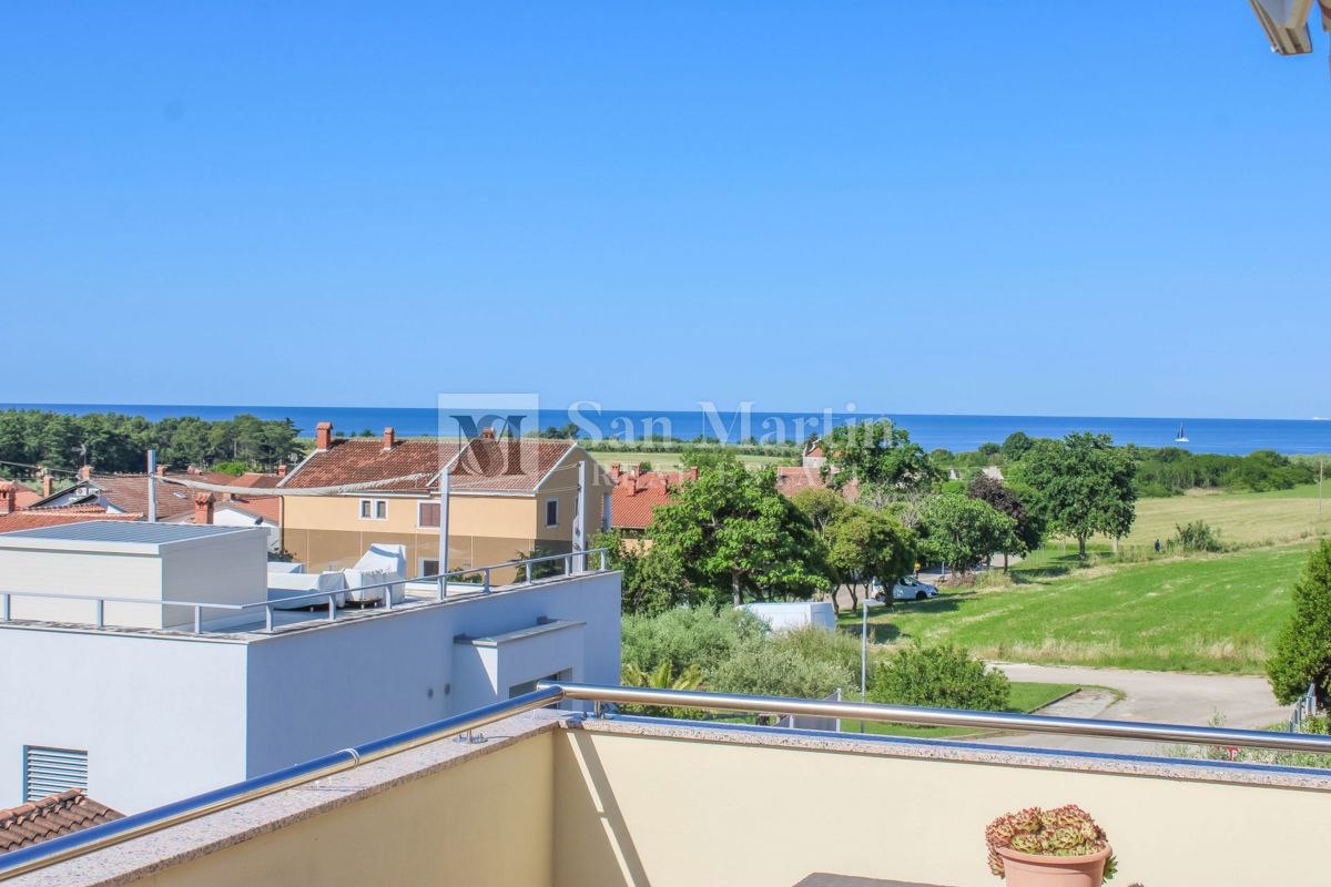 Istria, Cittanova - appartamento con ampia terrazza, vista mare