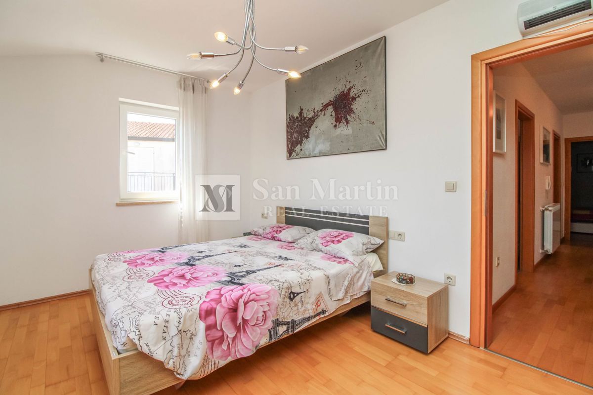Zona PARENZO, casa con 3 camere da letto