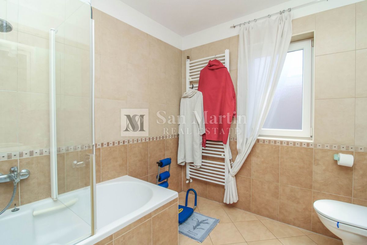 Zona PARENZO, casa con 3 camere da letto