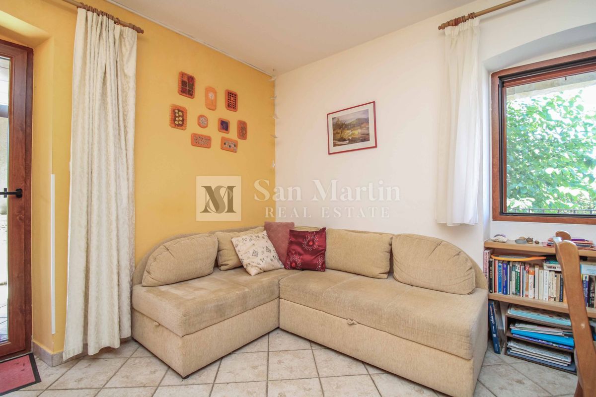 Bellissima casa in pietra con piscina