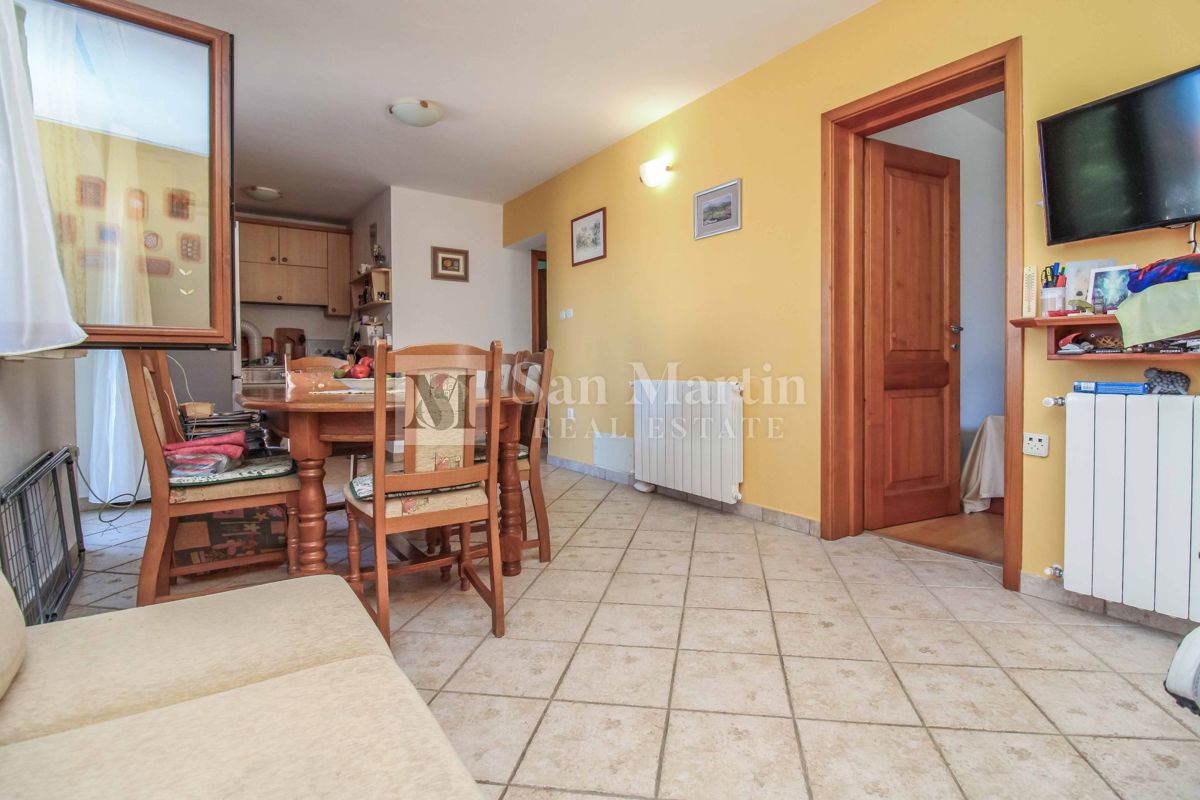 Bellissima casa in pietra con piscina