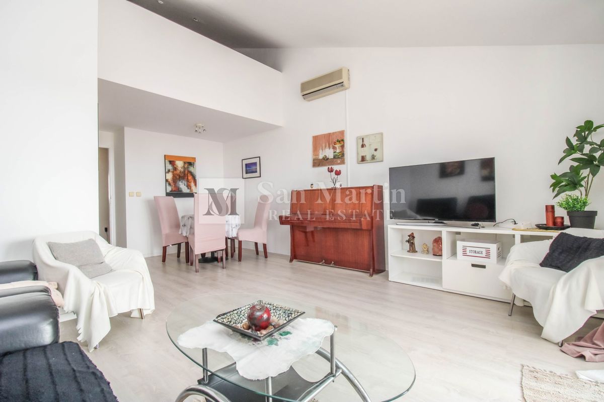 Parenzo, centro più ampio - spazioso appartamento con vista mare e città