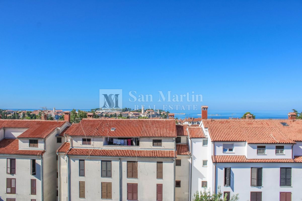 Parenzo, centro più ampio - spazioso appartamento con vista mare e città