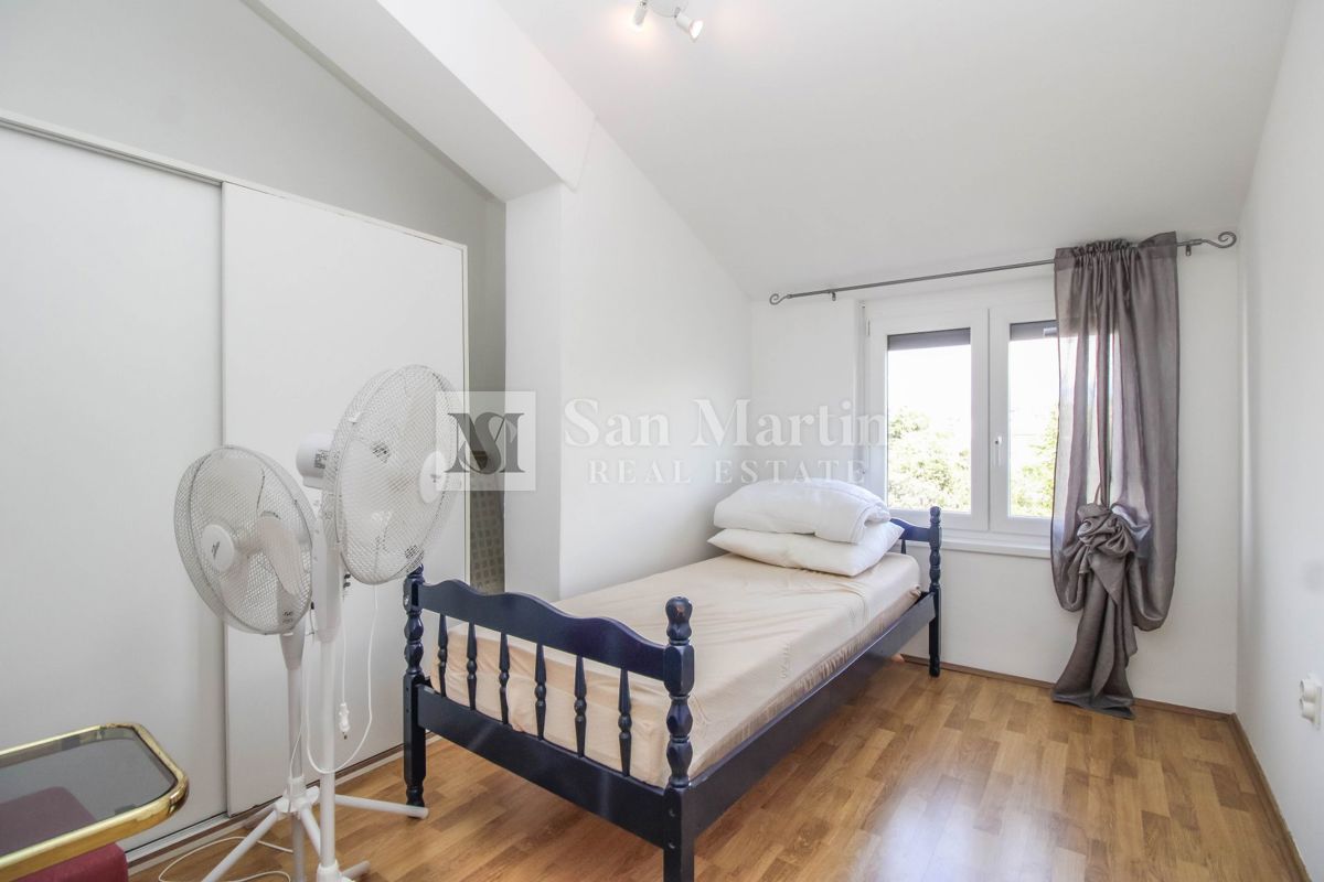 Parenzo, centro più ampio - spazioso appartamento con vista mare e città