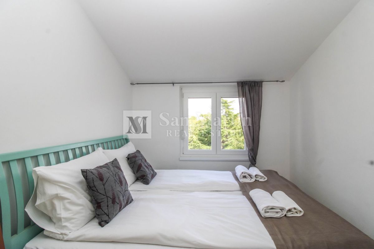 Parenzo, centro più ampio - spazioso appartamento con vista mare e città