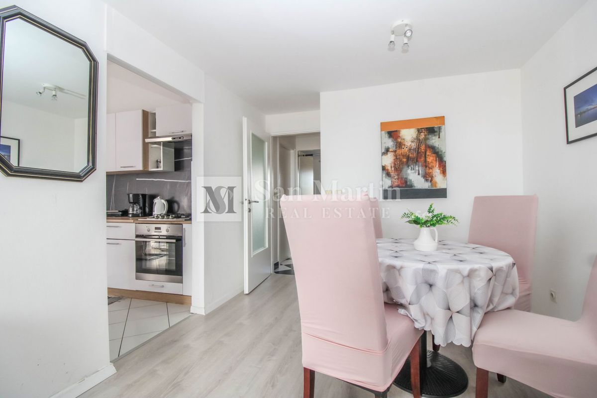 Parenzo, centro più ampio - spazioso appartamento con vista mare e città