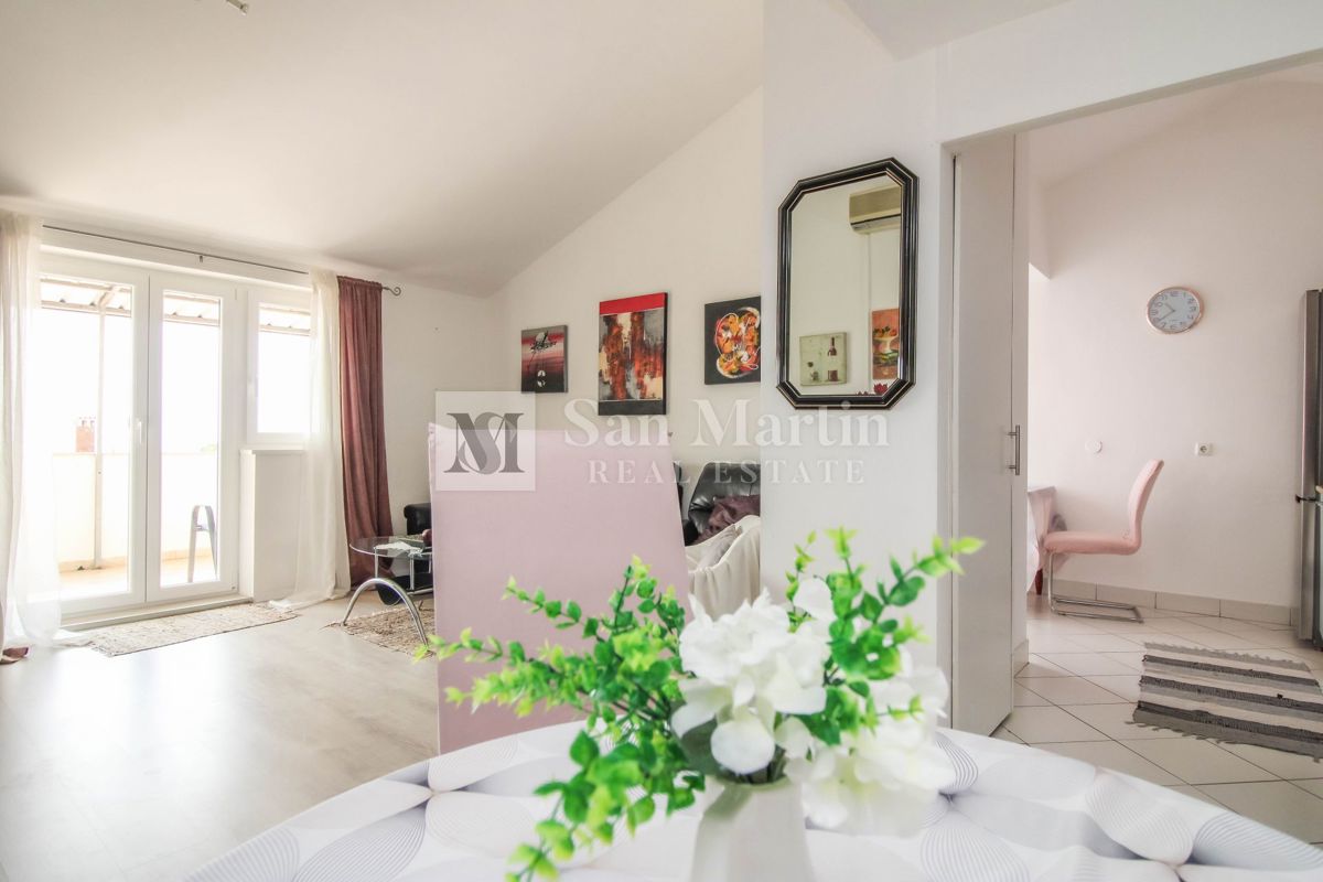 Parenzo, centro più ampio - spazioso appartamento con vista mare e città