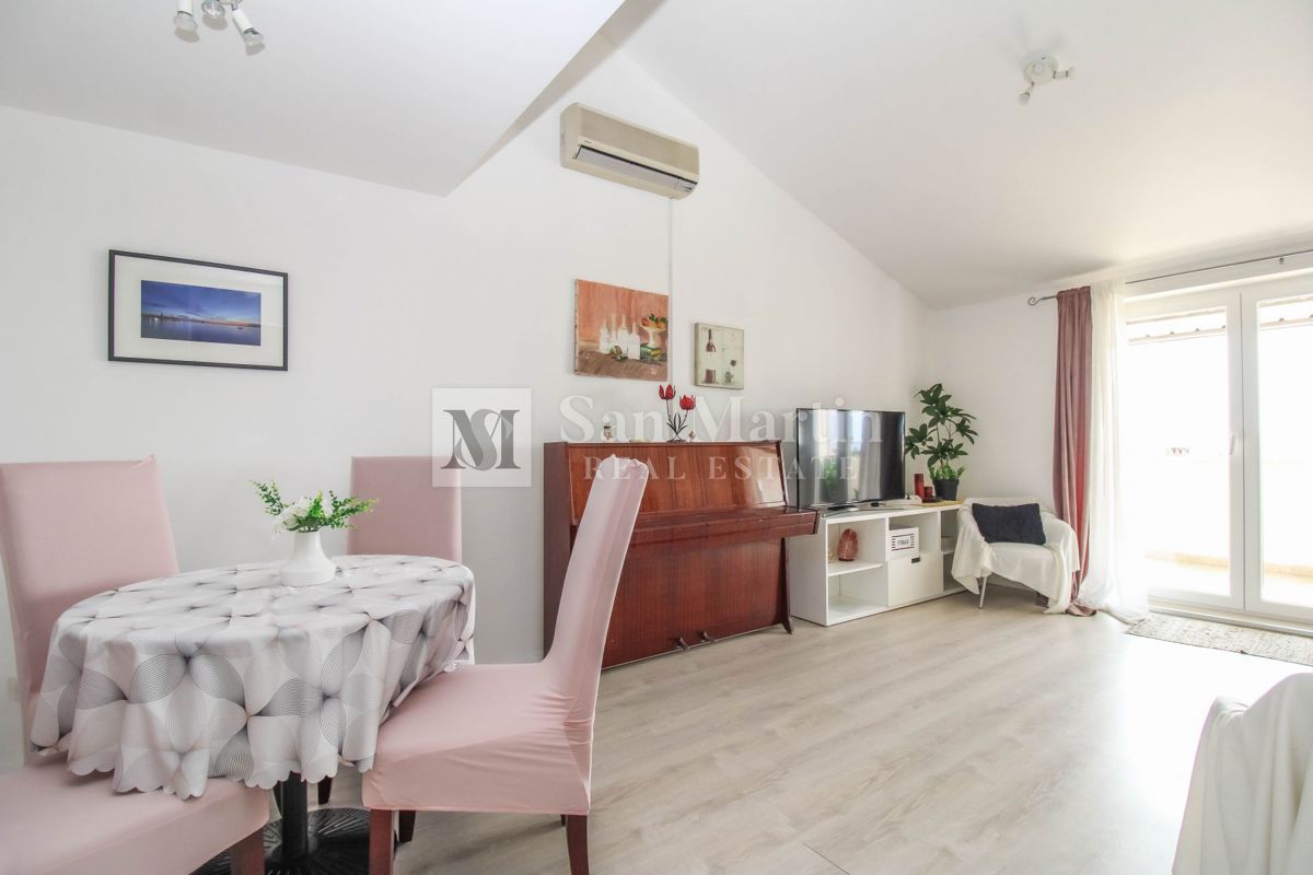 Parenzo, centro più ampio - spazioso appartamento con vista mare e città