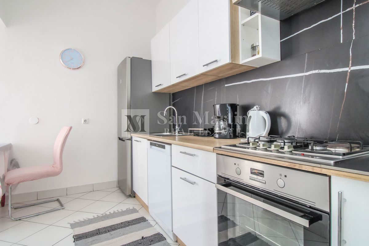 Parenzo, centro più ampio - spazioso appartamento con vista mare e città