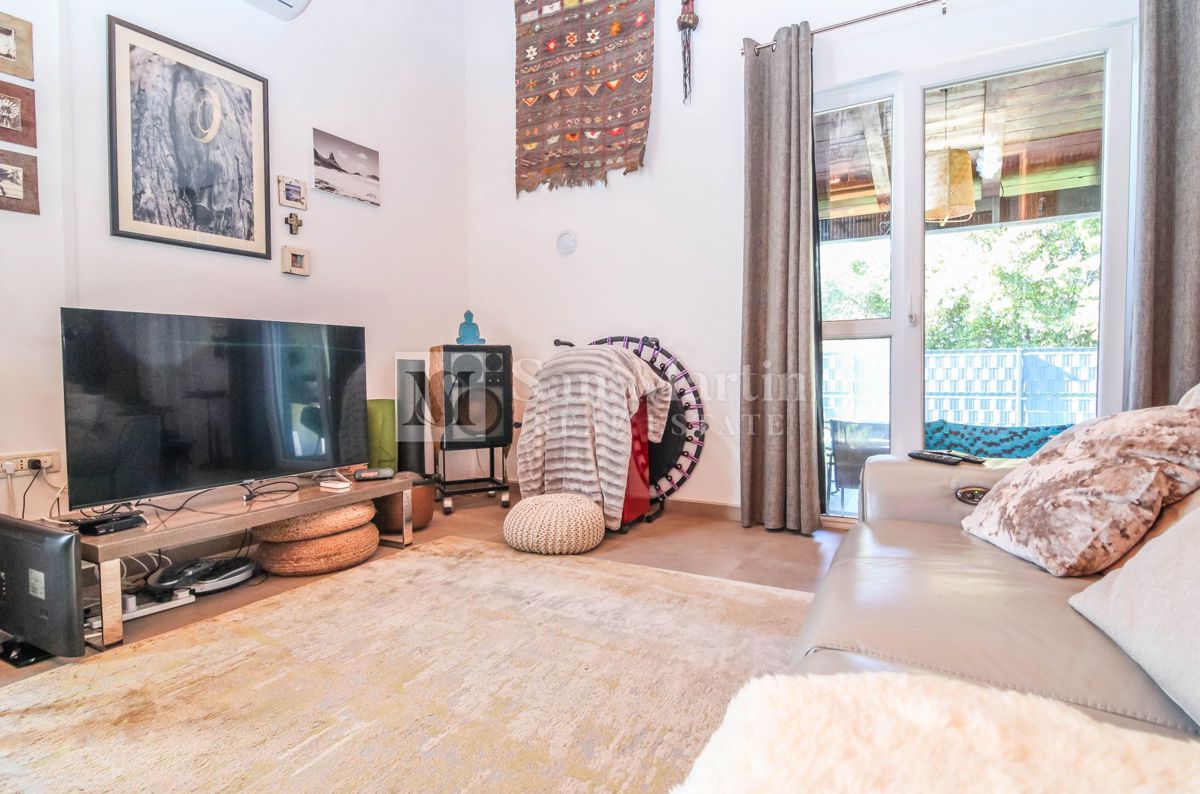 OCCASIONE - PARENZO BELLISSIMA CASA AL PIANO TERRA CON GIARDINO