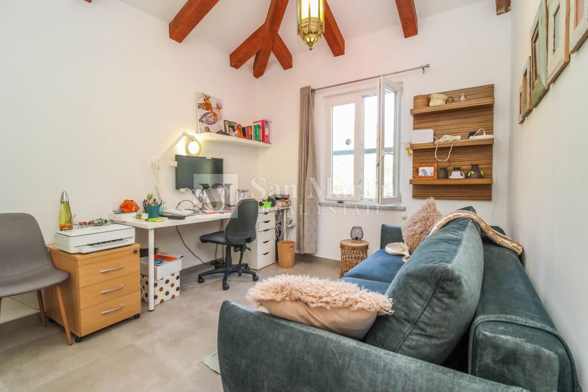 OCCASIONE - PARENZO BELLISSIMA CASA AL PIANO TERRA CON GIARDINO