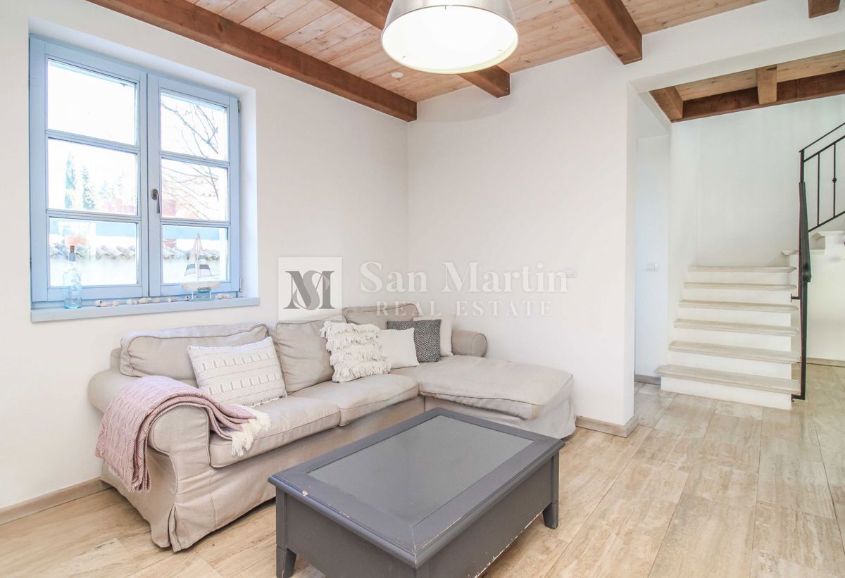 SVETVINČENAT, Casa ai margini del villaggio con piscina e 4 camere da letto