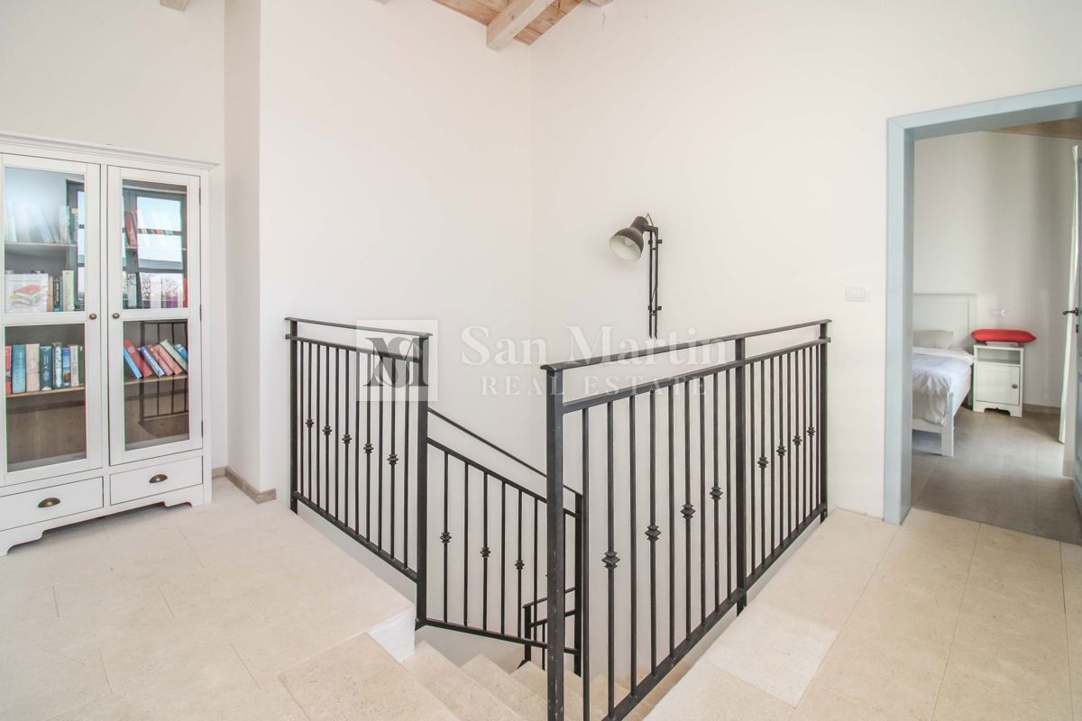 SVETVINČENAT, Casa ai margini del villaggio con piscina e 4 camere da letto