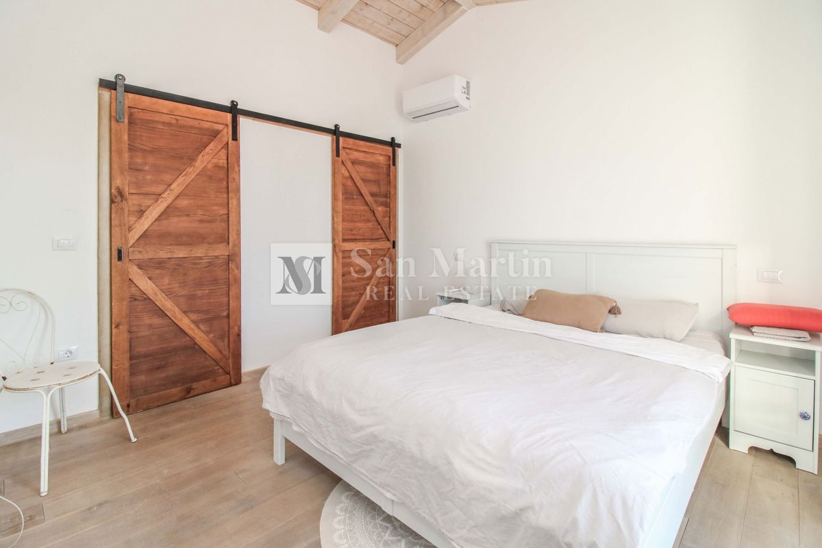 SVETVINČENAT, Casa ai margini del villaggio con piscina e 4 camere da letto