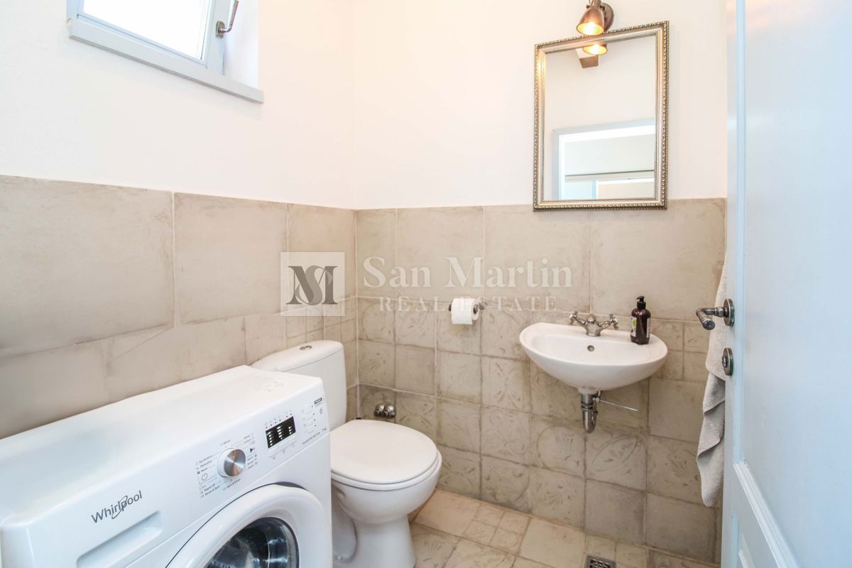 SVETVINČENAT, Casa ai margini del villaggio con piscina e 4 camere da letto