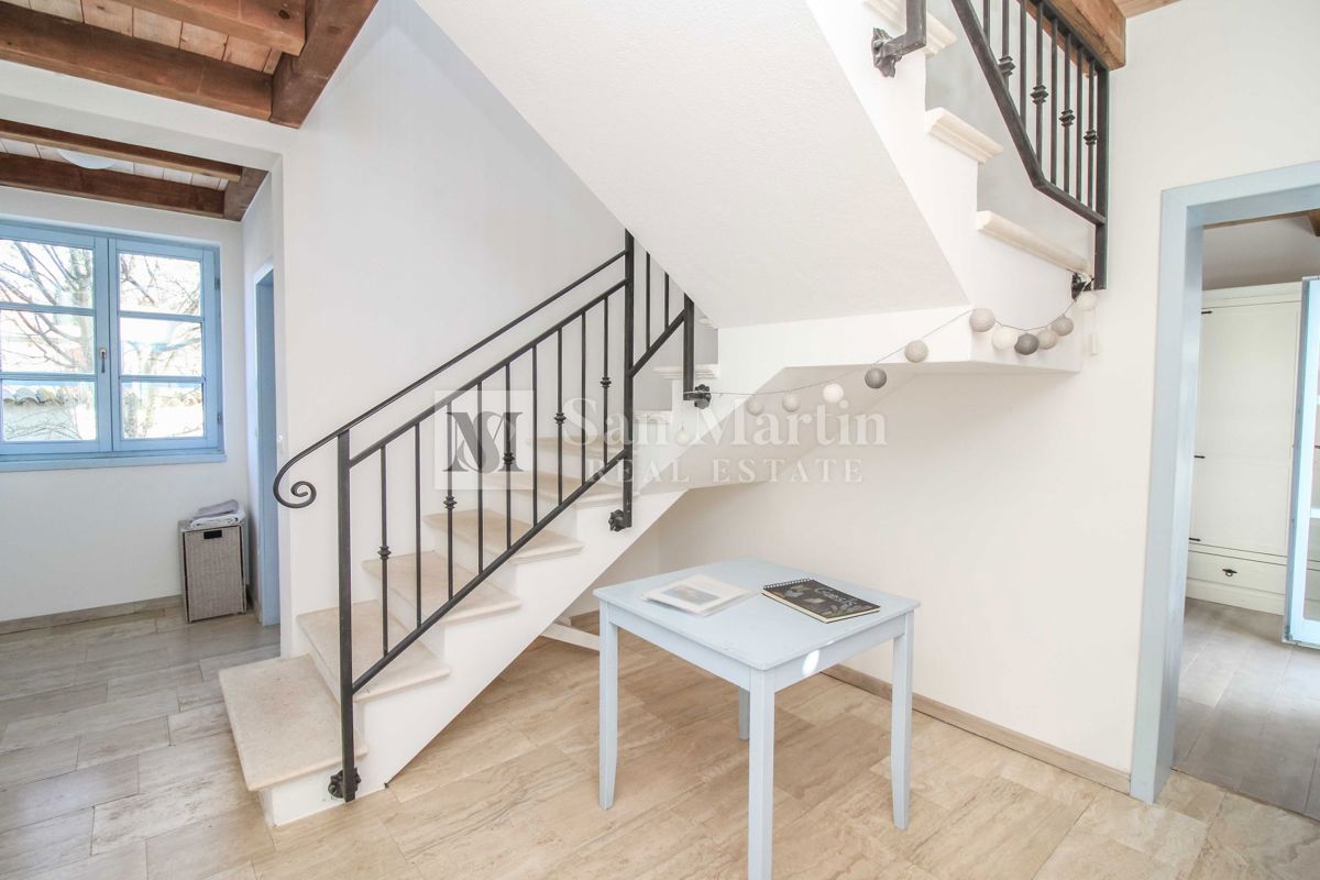 SVETVINČENAT, Casa ai margini del villaggio con piscina e 4 camere da letto