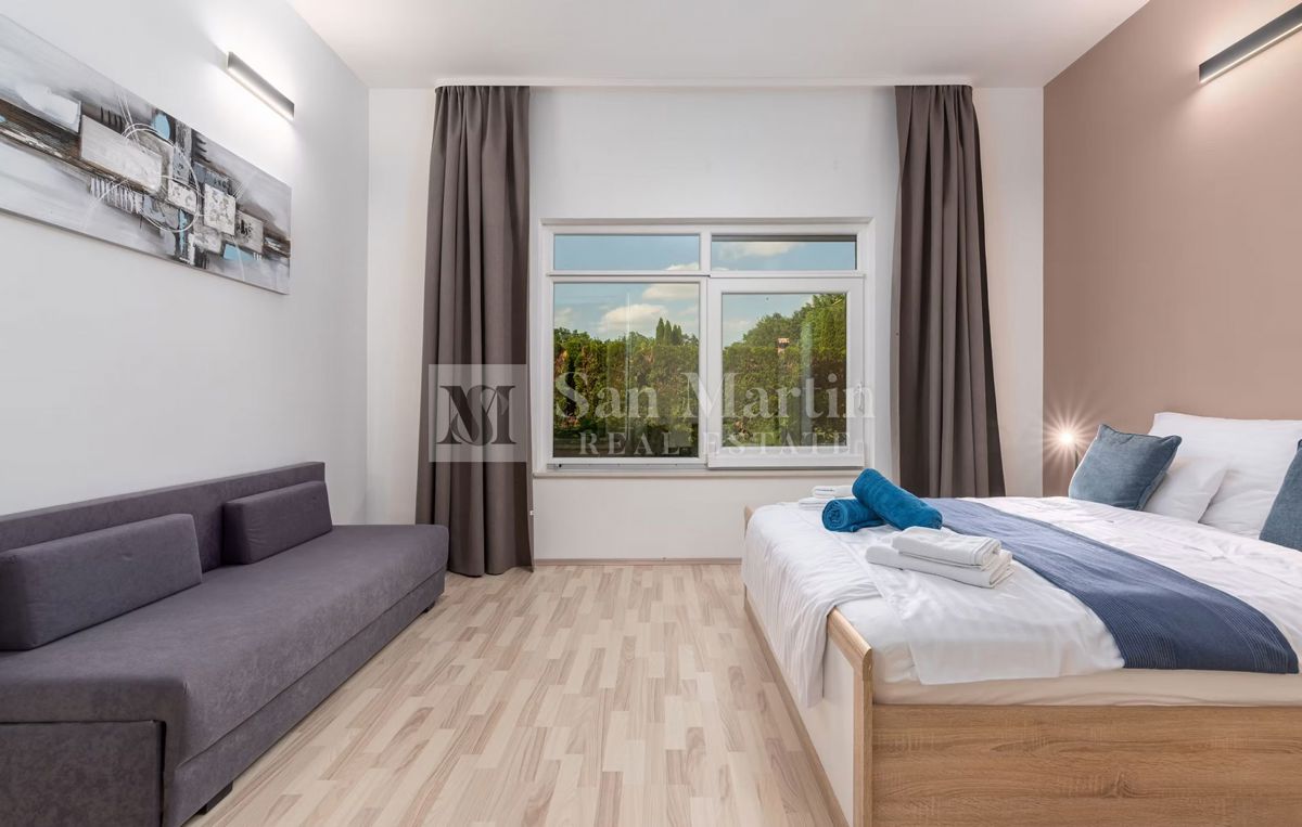 Casa moderna con 2 piscine e centro benessere