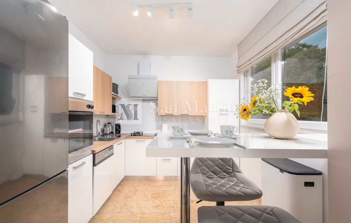 Casa moderna con 2 piscine e centro benessere