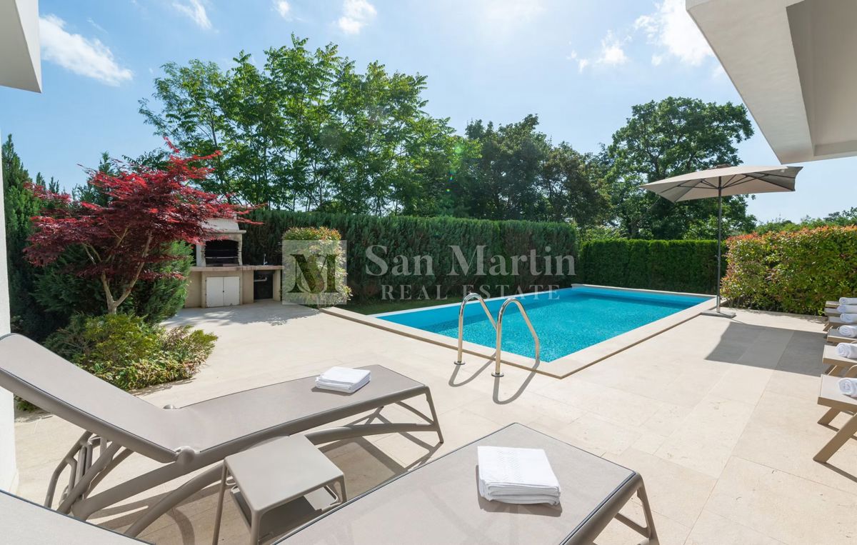 Casa moderna con 2 piscine e centro benessere