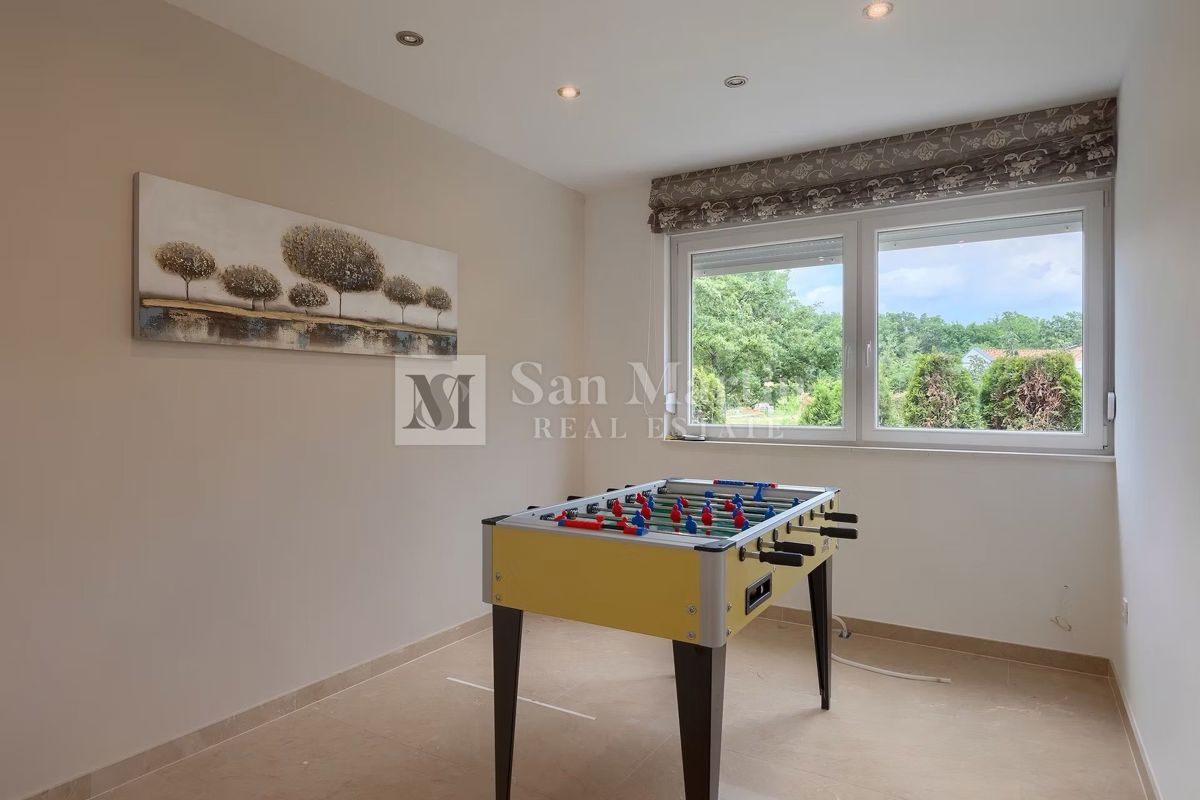 Casa moderna con 2 piscine e centro benessere