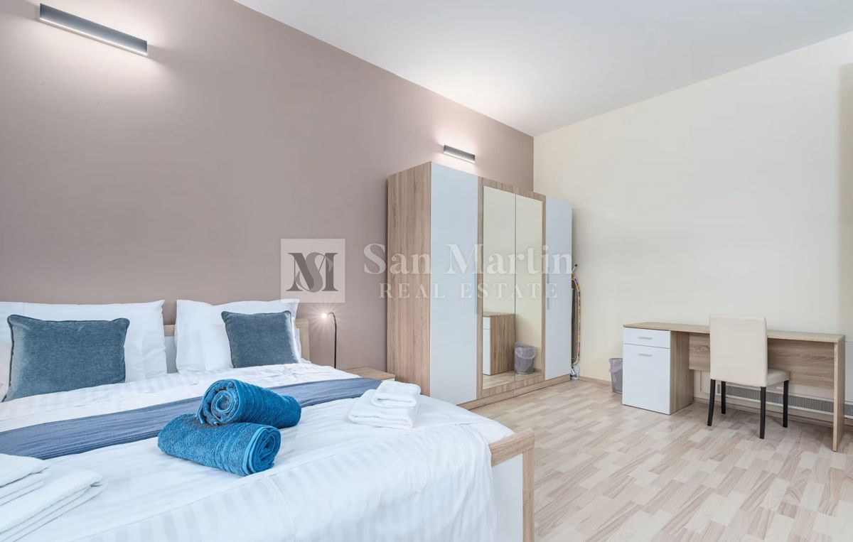 Casa moderna con 2 piscine e centro benessere