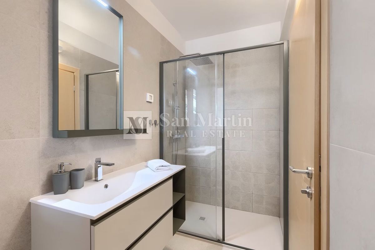 Casa moderna con 2 piscine e centro benessere